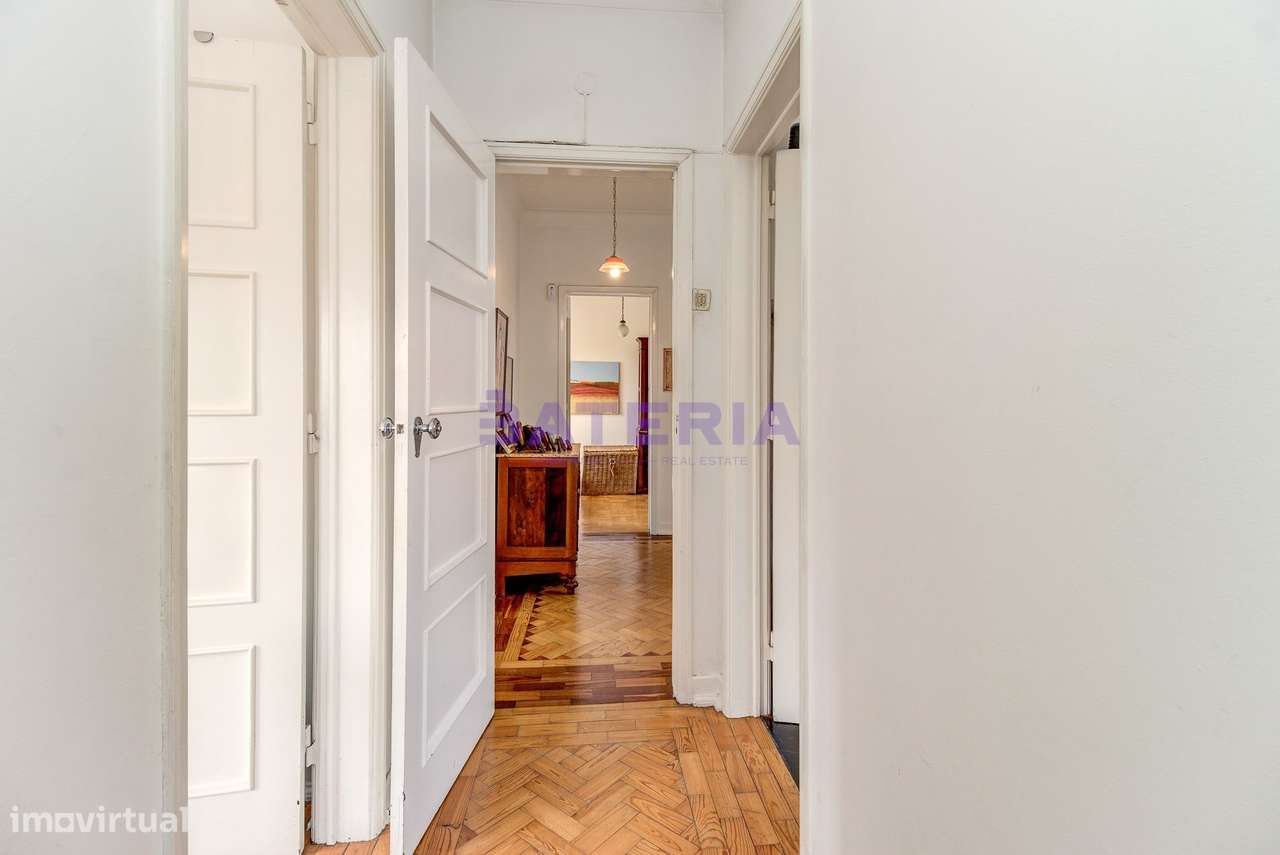 Moradia Independente T5 em Linda-a-Velha-18