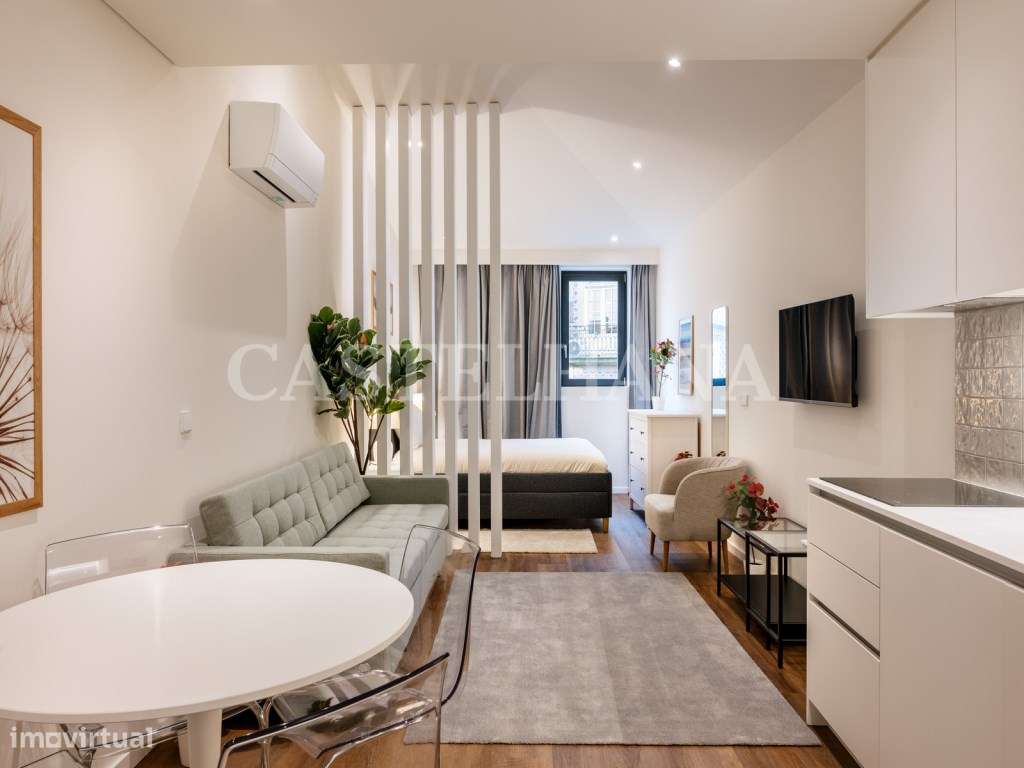 Apartamento T2 com varanda na zona histórica do Porto - Grande imagem: 5/74