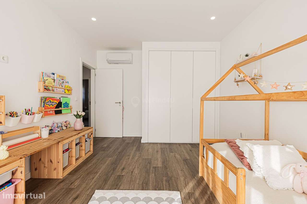 Moradia Térrea T3 c/piscina, lote de 474m² - Única na Caparica-32