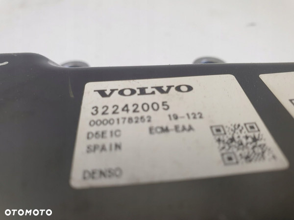 Volvo V60 II 2.0 D4 STEROWNIK SILNIKA komputer - 2