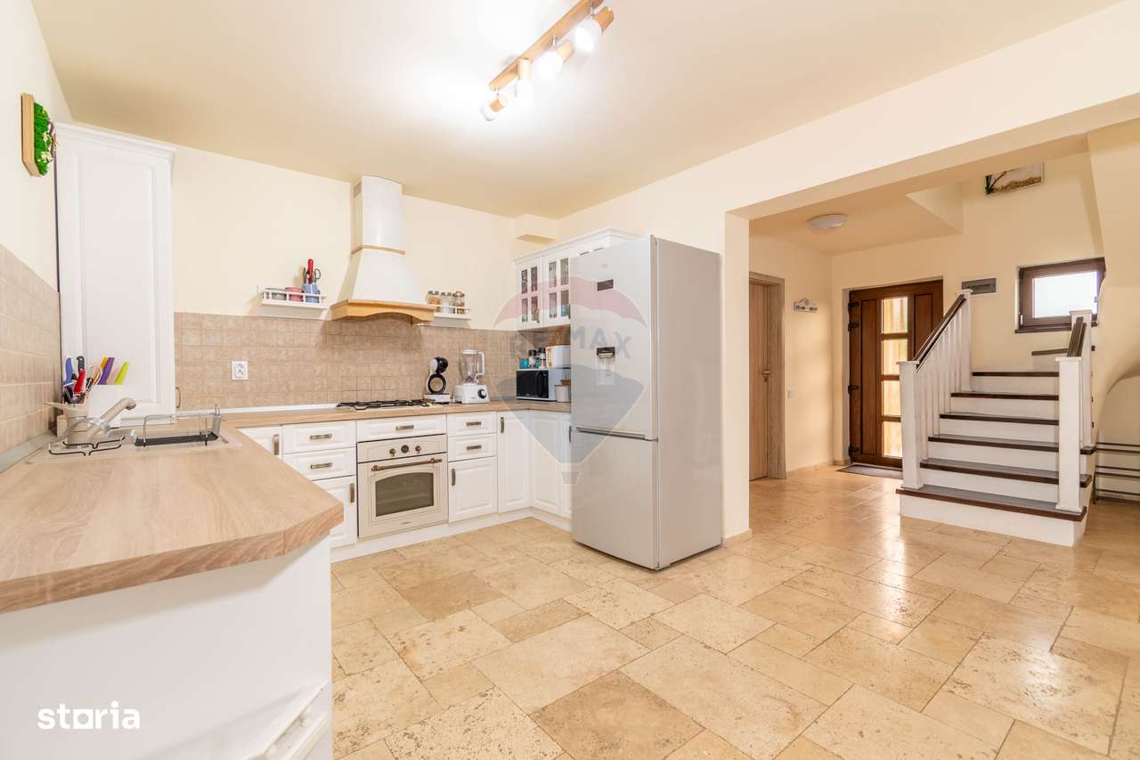 Casa de vanzare, Jucu de Sus teren 811mp, 4 Camere, 2 Bai, Priveliște-9