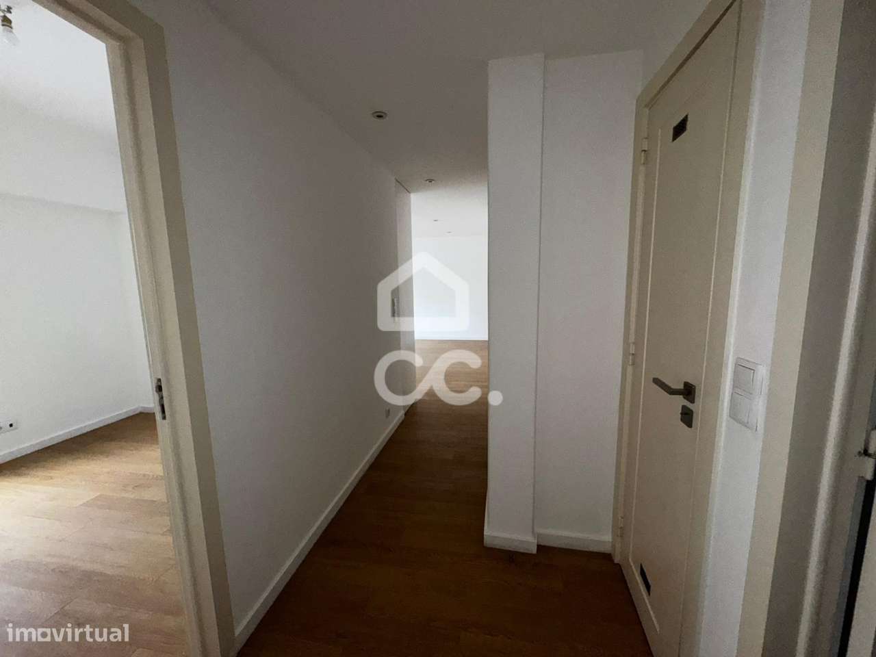 T2 Moderno e Luminoso em Benfica – Pronto a Habitar!-11