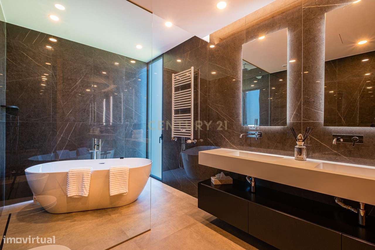 Villa de Luxo com 5 quartos e Vista Mar Panorâmica-26