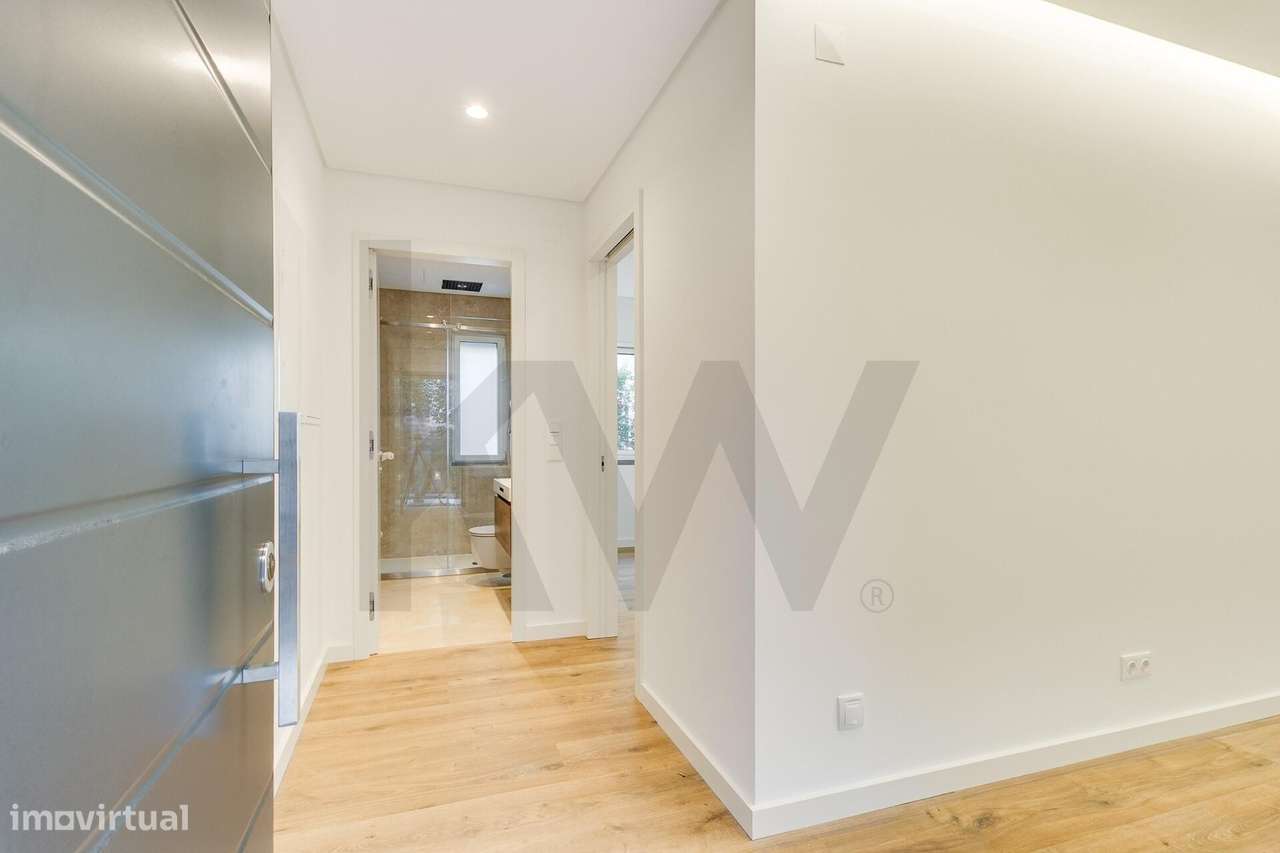 Moradia Nova T5 no Centro Histórico de Almada com Terraço e Garagem - Grande imagem: 5/60