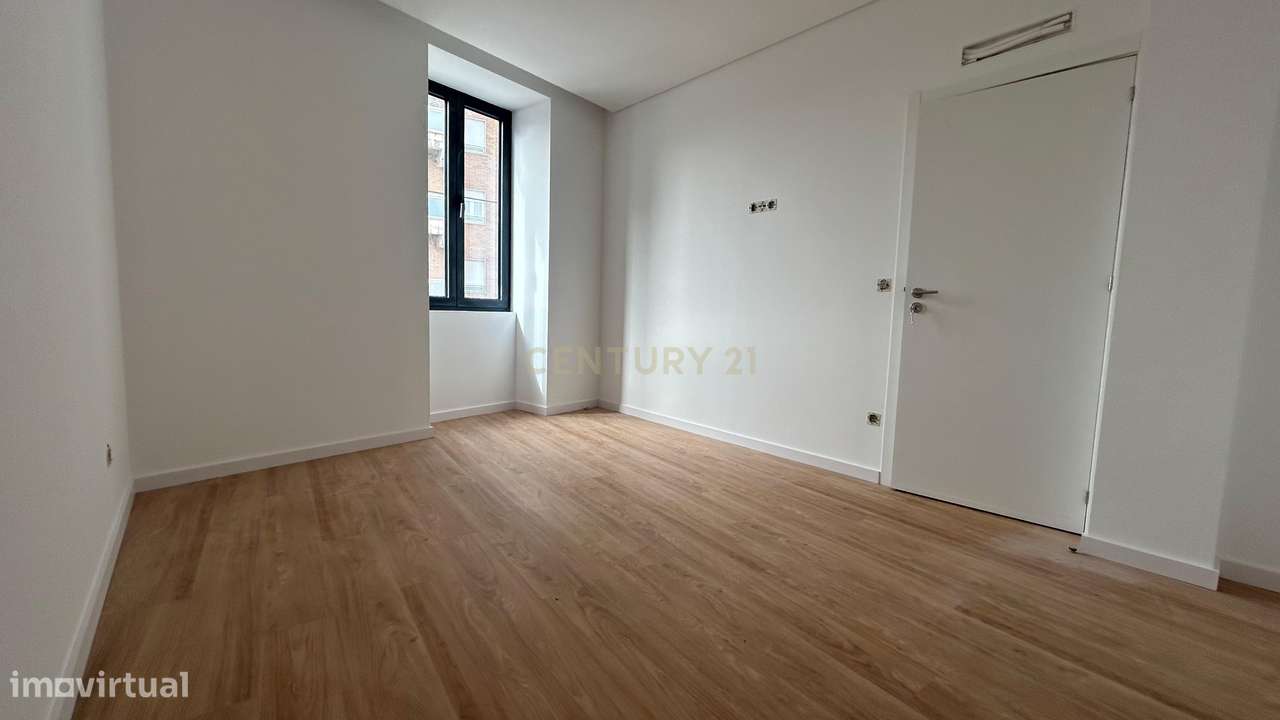 Excelente Oportunidade – T2+2 Duplex em Águas Santas-22