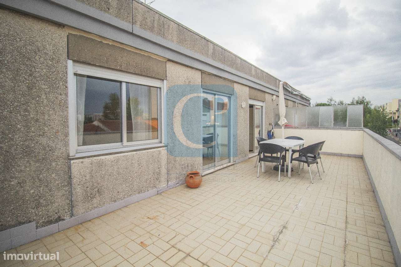 Apartamento T3 renovado com terraço, ao ISCAP e 900mts H.S.João-25
