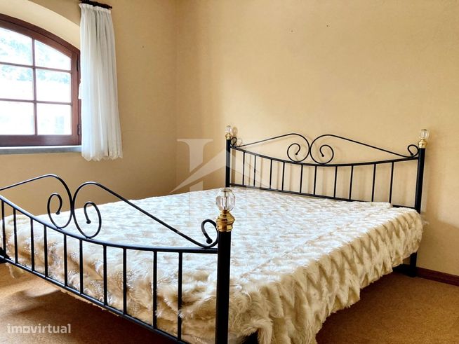 Moradia T3 com Armazém e Terreno de 9 640m2 em Olho Marinho, Óbidos-13