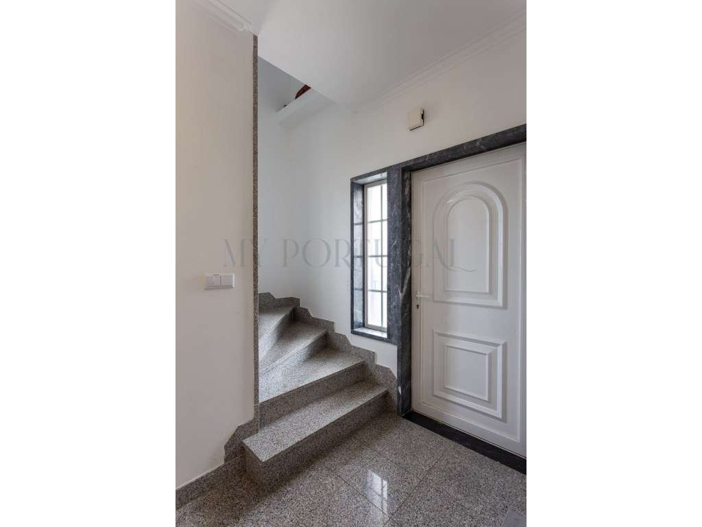 Moradia T4+1 em Ribamar: Onde o Mar e o Conforto se Encontram-48