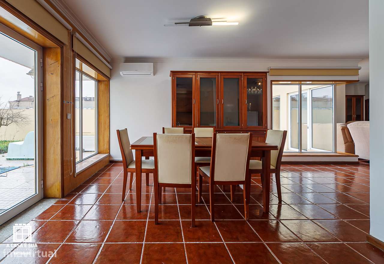 Moradia T4 com piscina para arrendar em Pedroso, V.N. Gaia - Exclusivo - Grande imagem: 5/32