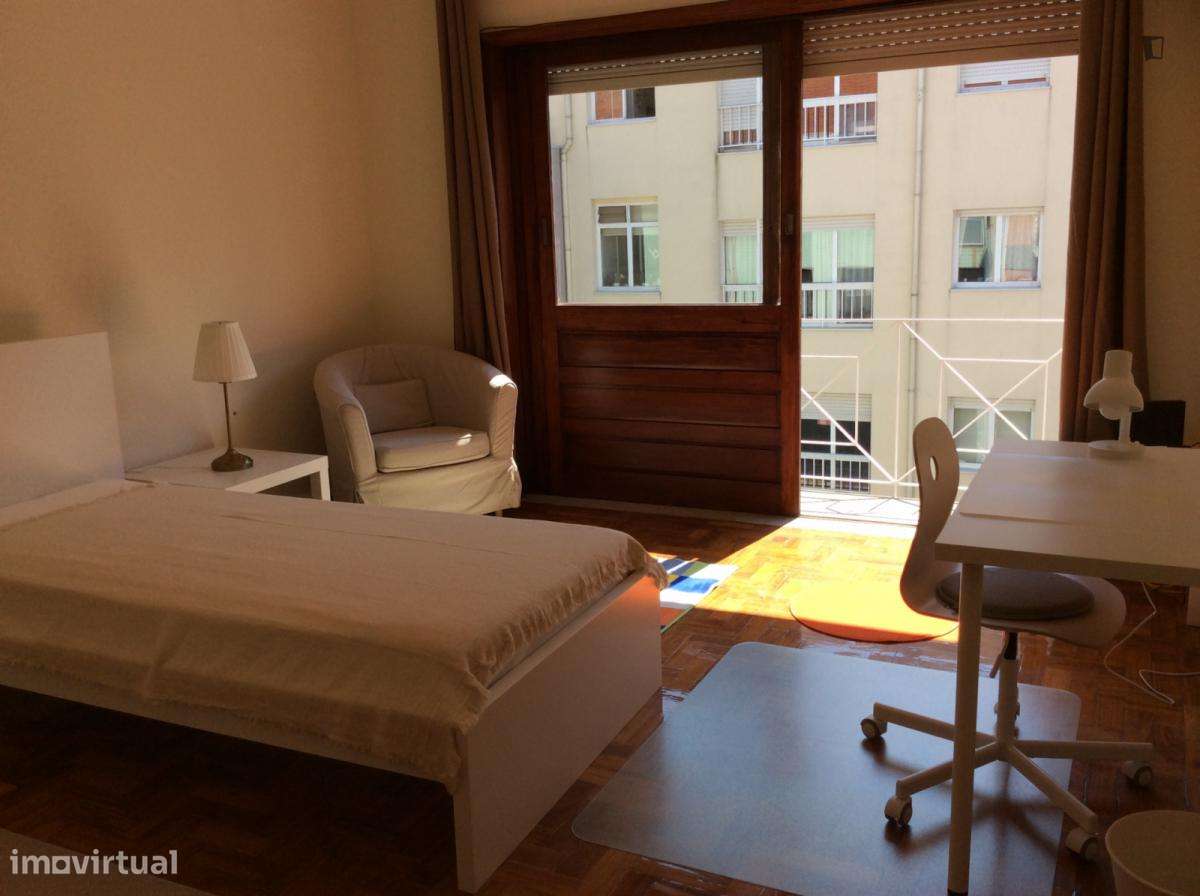 Quarto - localizado em Cedofeita Porto - Grande imagem: 5/10