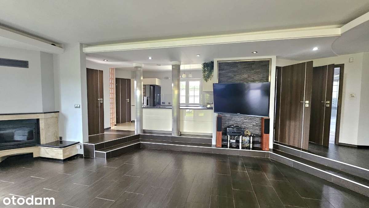 Otoczony naturą  rodzinny dom z możliwością inwestycyjną-8