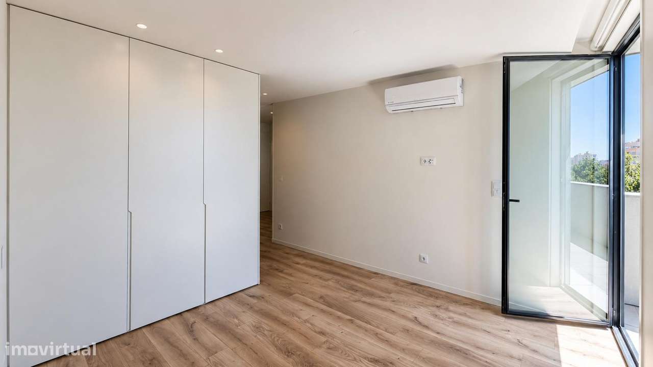 T1 com Piscina | Avenida Fernão Magalhães-10