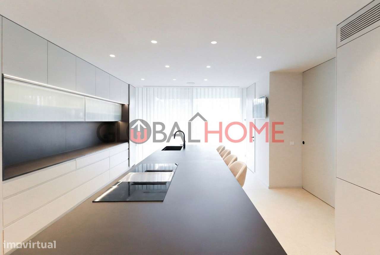 Moradia T5 com piscina na Quinta das Luzes-14