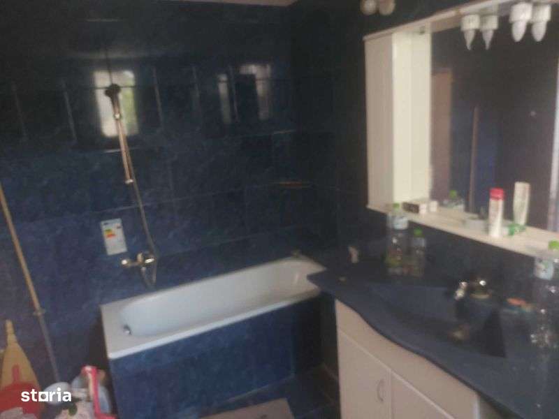 Inchiriez casa la curte, cu 3 camere - Imagine principală: 4/7