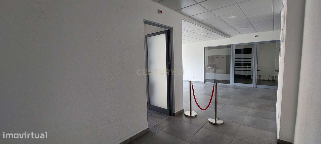 Loja arrendar em Queijas - excelente oportunidade - Grande imagem: 2/14