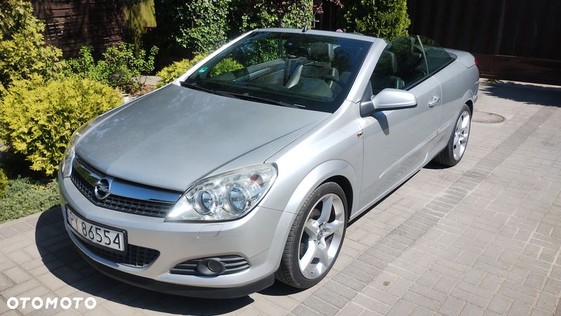 Opel Astra TwinTop 1.8 Cosmo - 1