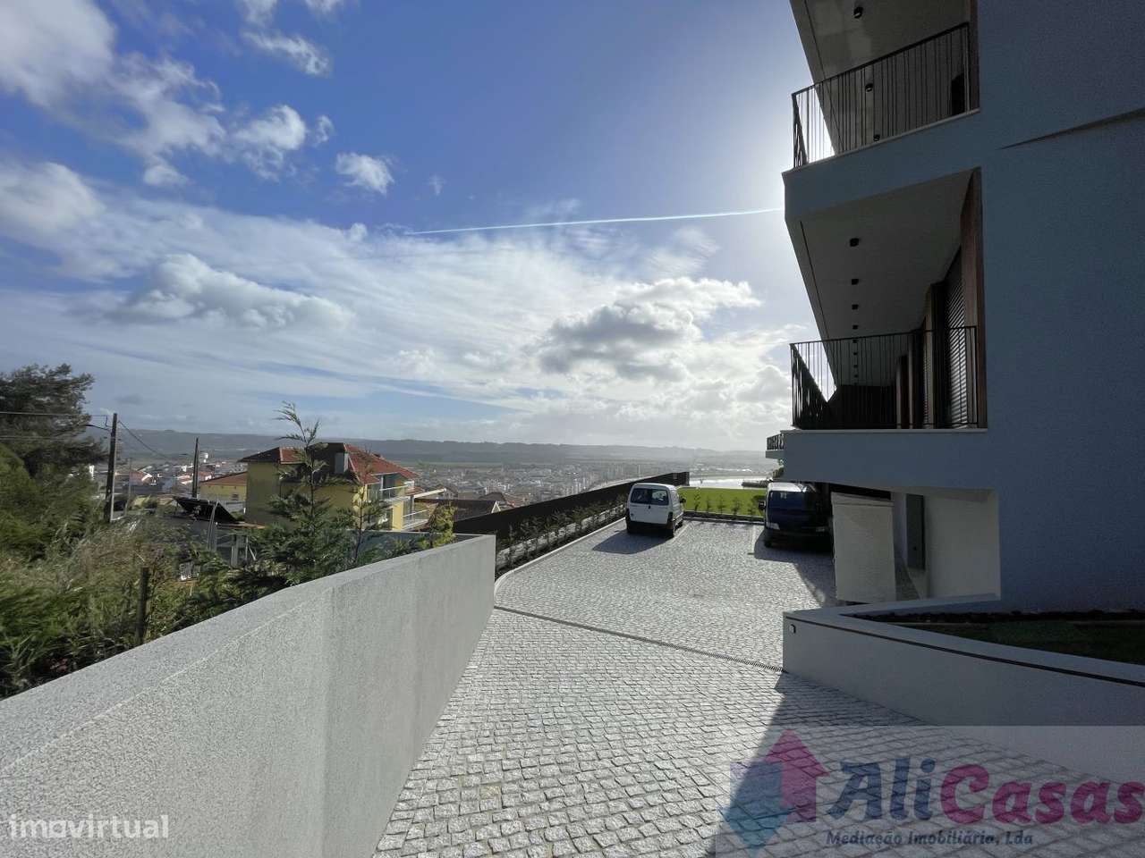 **Apartamento Único à Venda com vista para a Baía**-14
