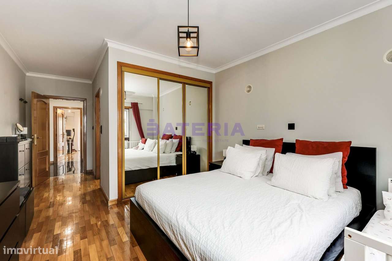 T2 com Suite, estacionamento e arrecadação em Massamá-15