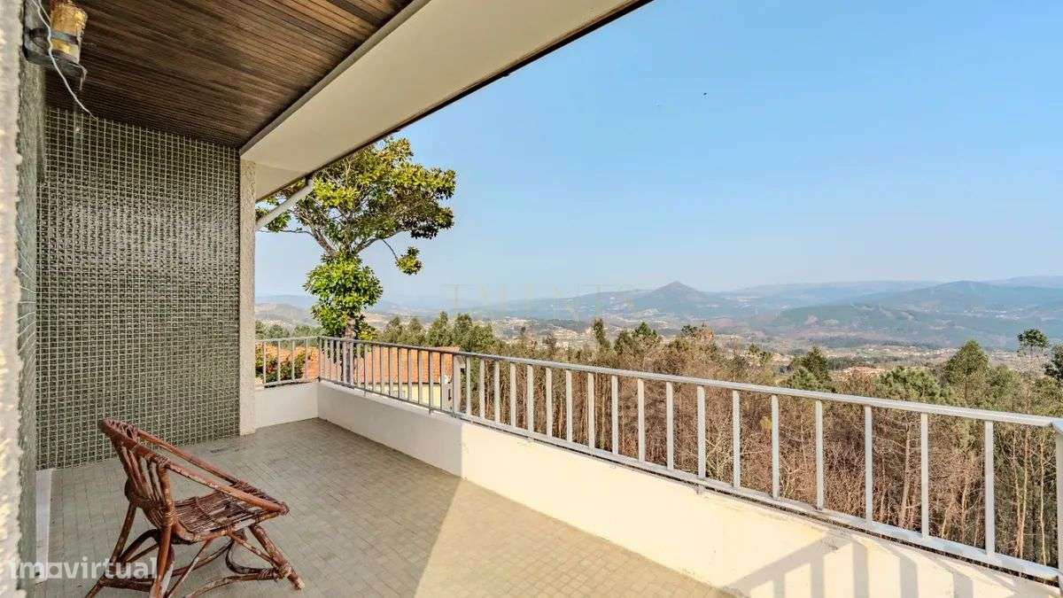Exclusiva Moradia T4 com 556m² e 1.000m² de Terreno-31