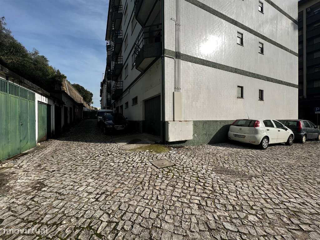 Garagem em zona - Grande imagem: 2/7