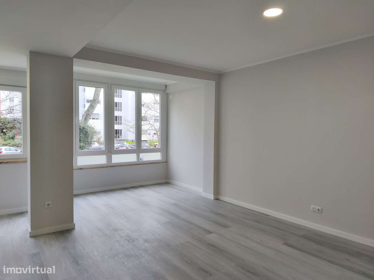 T2 Oeiras, Totalmente Remodelado, Bem Localizado, Com Arrecadação.-5