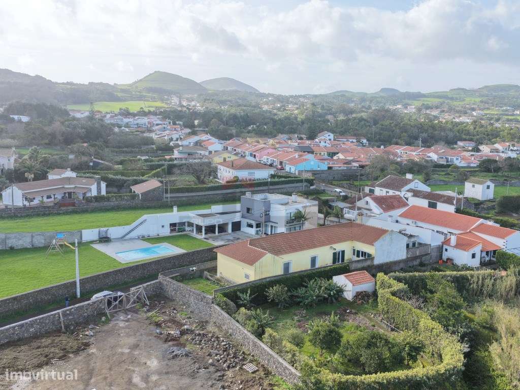 Moradia V4 Isolada com 3 Suites - São Vicente Ferreira, Ponta Delga...-35