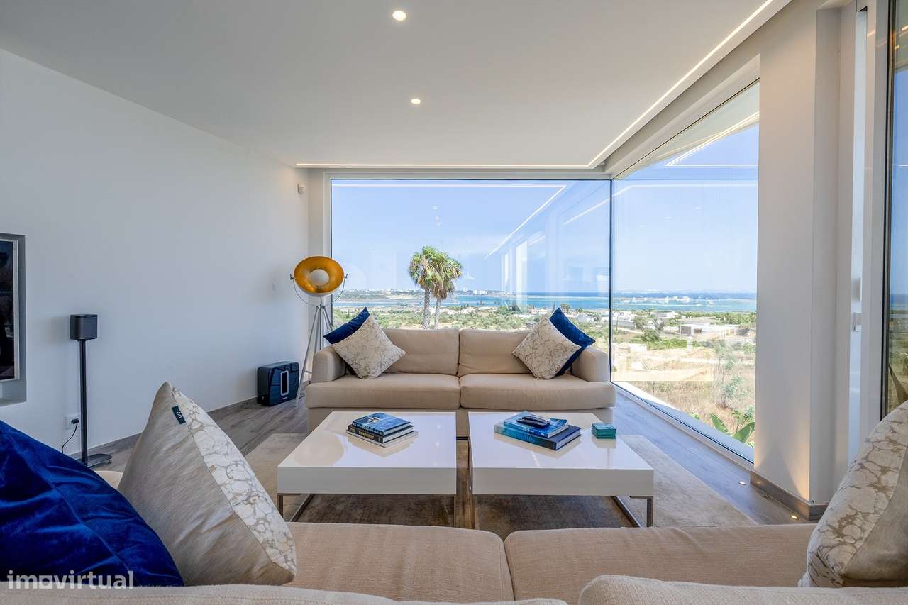 MAGNIFICA MORADIA CONTEMPORÂNEA DE 4 QUARTOS COM PISCINA INFINITA NO V - Grande imagem: 4/57