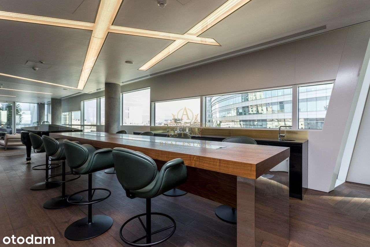 Spacious 5 room 227 sqm apartment on Złota 44-19