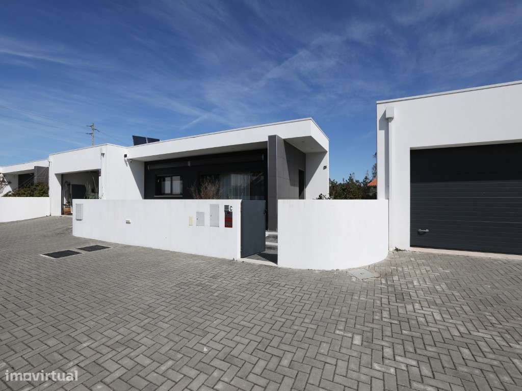 Moradia T3 Térrea de Arquitetura Moderna em Pataias - Grande imagem: 4/29