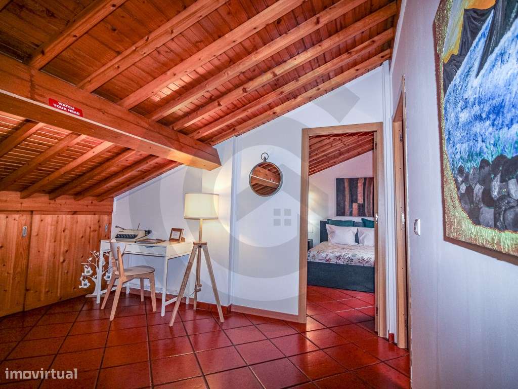Investimento de Luxo em São Miguel: Moradia com 3 Unidades Independ...-10
