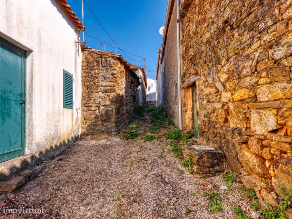Conjunto de Cinco Imóveis urbanos com Terreno para venda em Caratão... - Grande imagem: 5/44