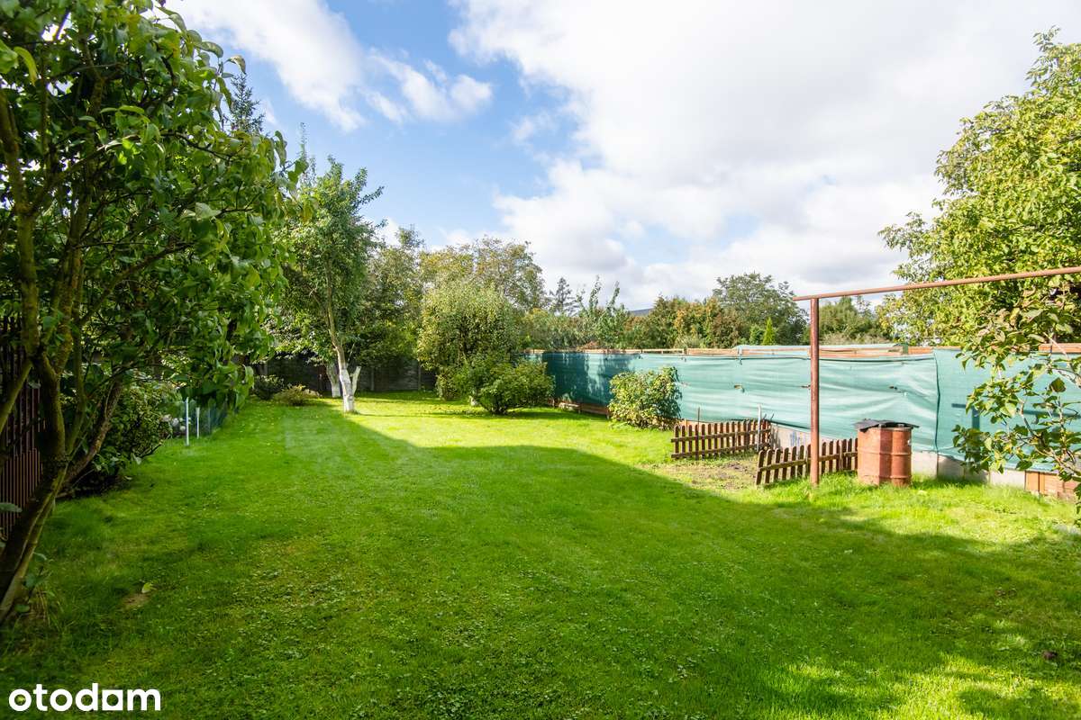 Bliźniak w samym Centrum Komornik-5