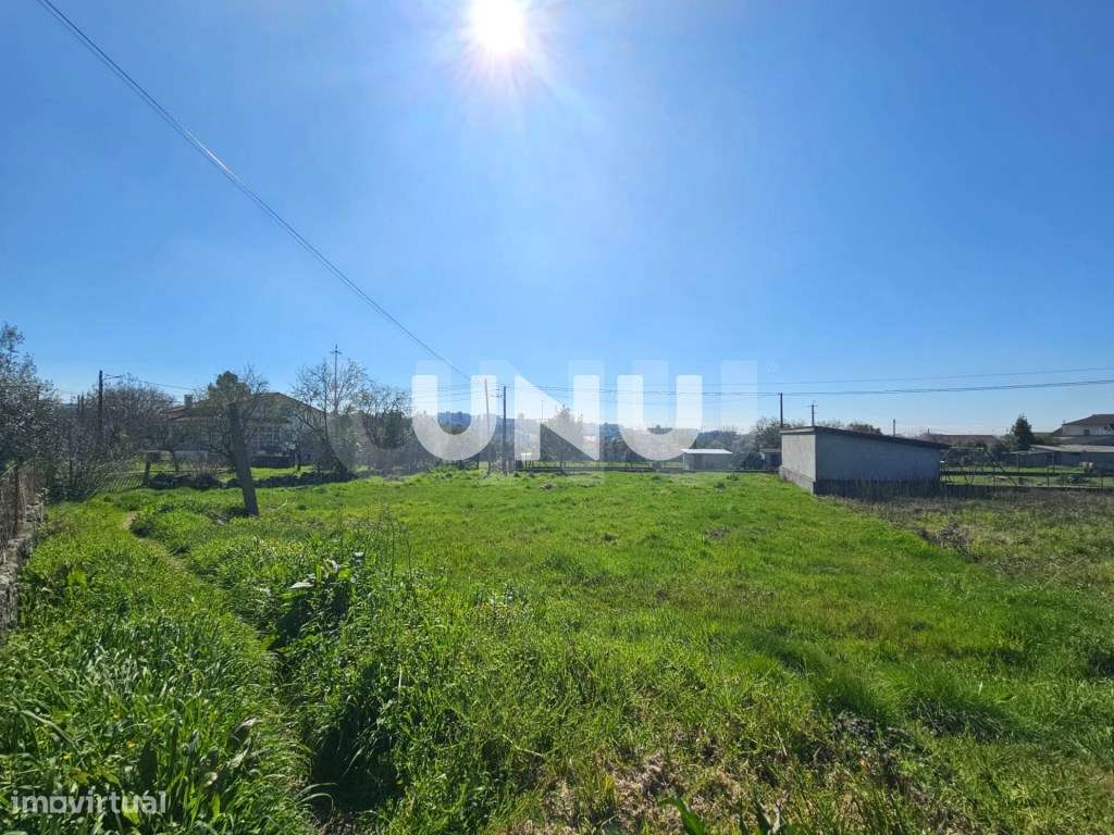 Terreno Urbano - Possibilidade de Construção - Grande imagem: 2/9