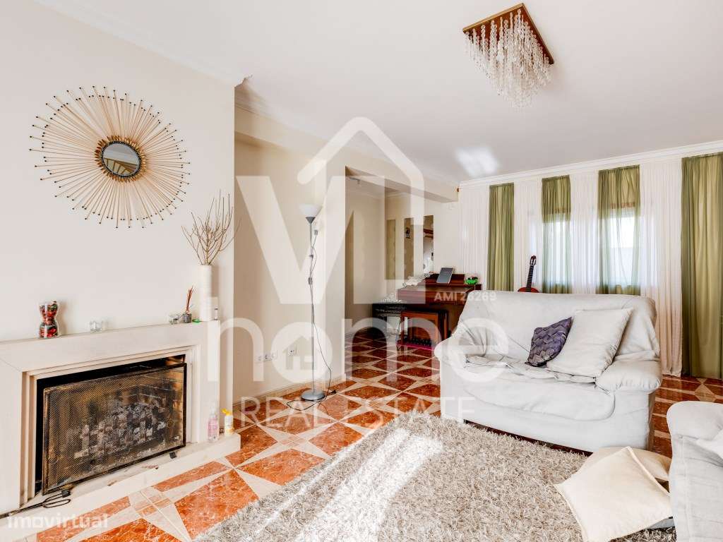 Moradia T4 com 3 WC, Garagem e 1000 m² de Terreno - AZOIA | LEIRIA-24