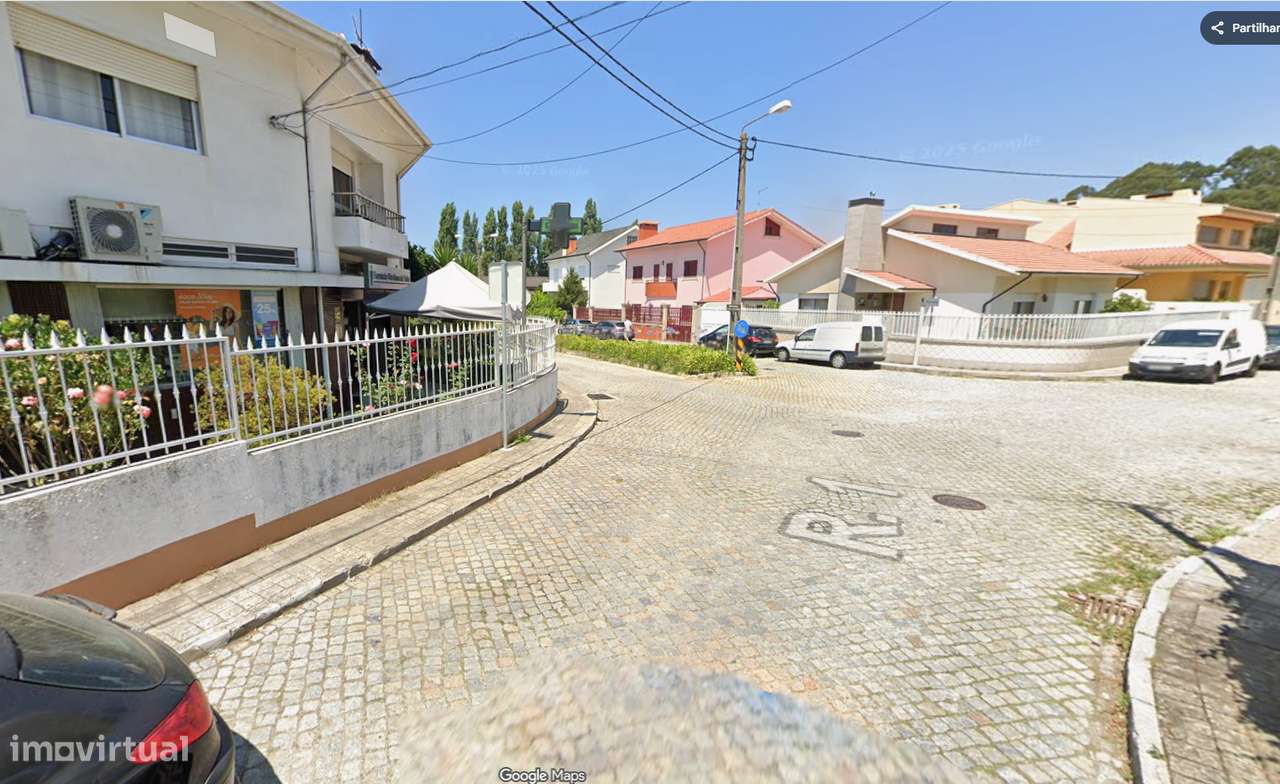 Loja rc + 1º - Convertível em 2 habitações (T2 / T3) - Grande imagem: 4/4