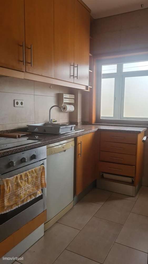 Quarto - localizado em Paranhos Porto - Grande imagem: 3/9