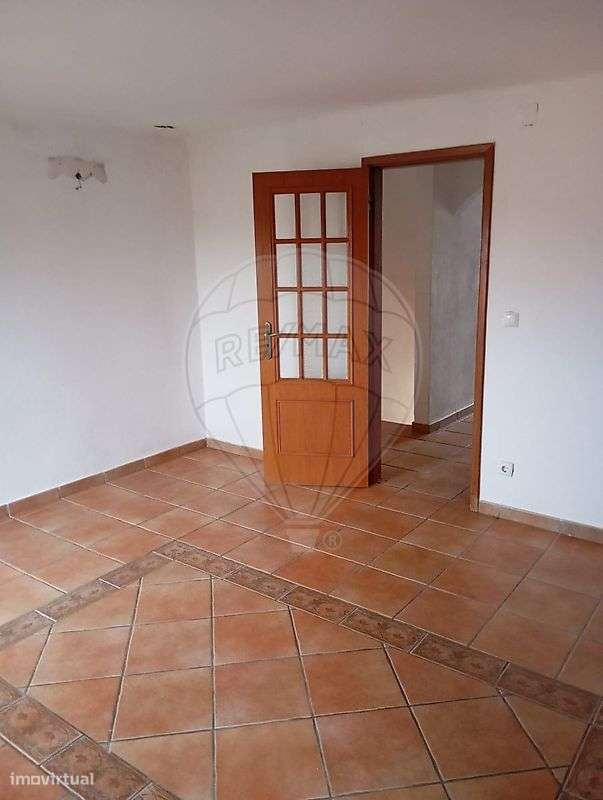 Moradia T2 para venda-5