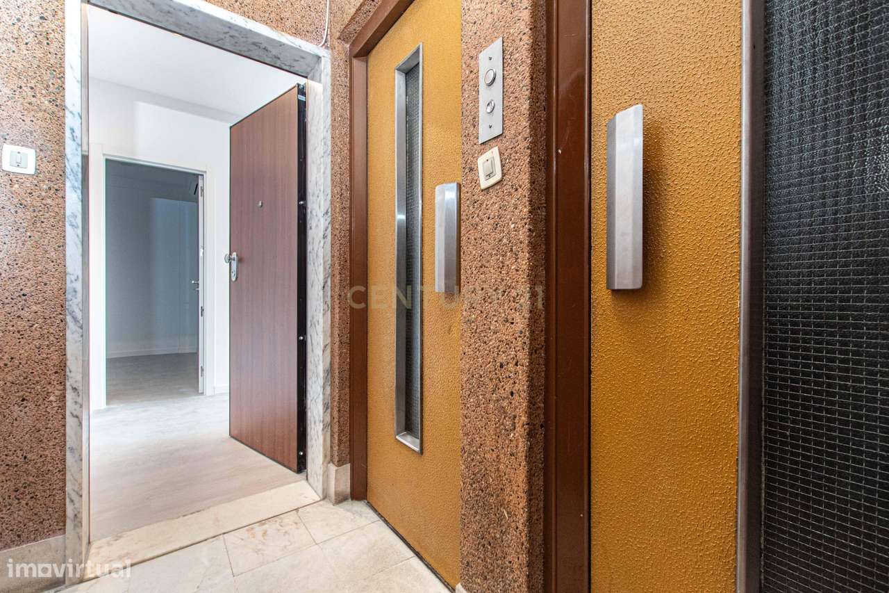 Apartamento T2 Totalmente Remodelado | Odivelas-18