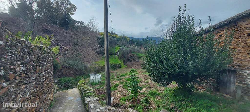 Moradia Isolada M5 com quintal em zona de Sandomil, Guarda - Grande imagem: 4/20