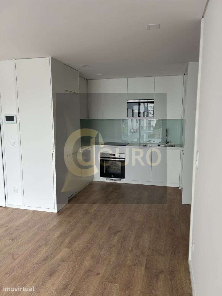 ARRENDAMENTO T1 C/ LUGAR GARAGEM - HOSPITAL S. JOÃO - Grande imagem: 3/18