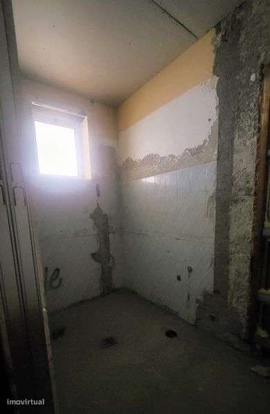 Escritório no centro de Caminha para converter num apartamento - Grande imagem: 5/5