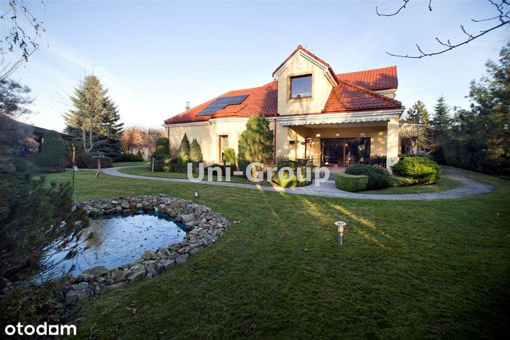 Komfortowy Wolnostojący Dom Na Zawadach-0