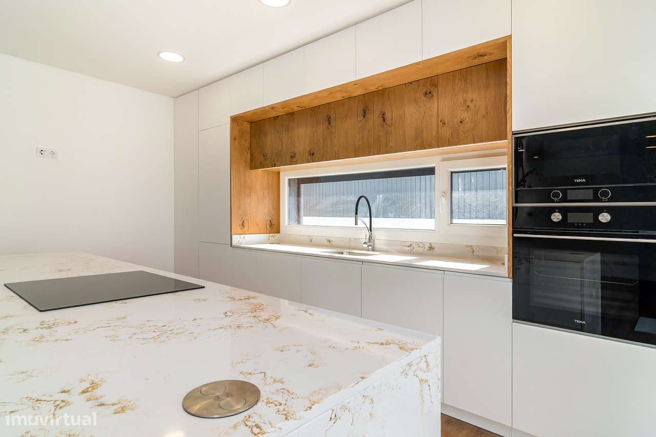 Moradia T4, Fernão Ferro - Grande imagem: 4/25