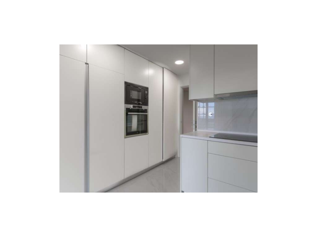 T2 Novo a Estrear com Terraço de 110 m² e Vista Deslumbrante - Grande imagem: 3/15