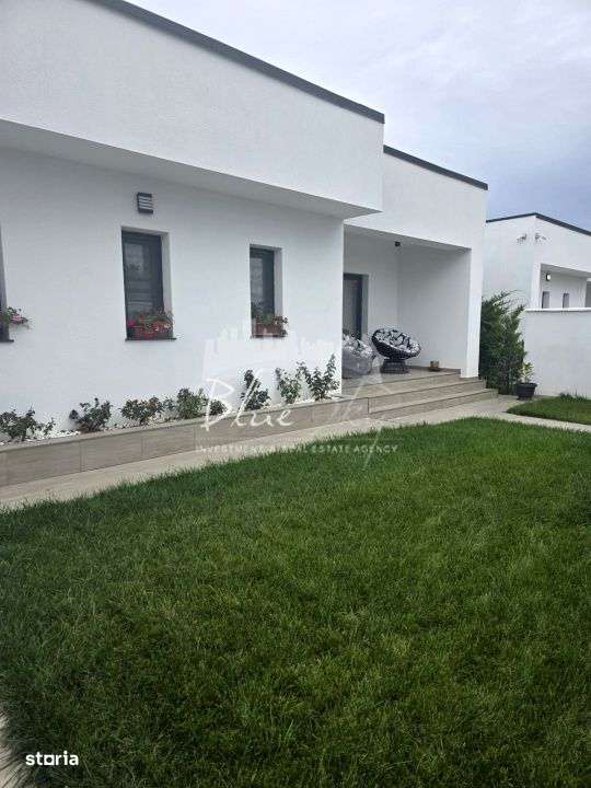 Casa 3 camere situata la intrare in Lazu-0