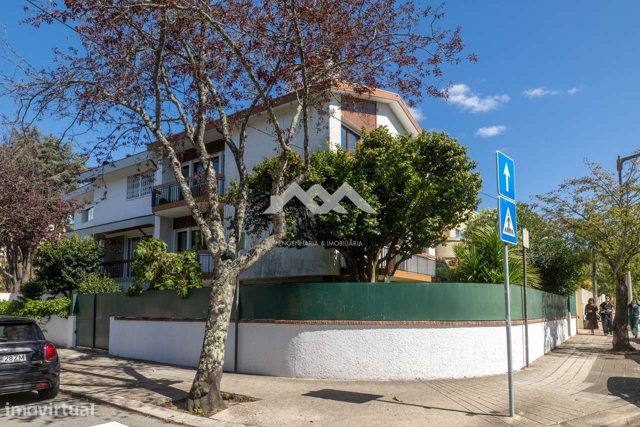 Moradia T6 | Arrendamento | Jardim | Garagem |Bairro Hollywood | Boavi - Grande imagem: 2/60