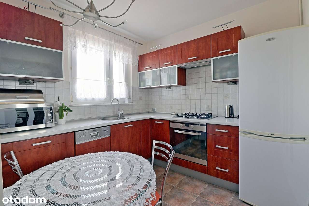 Komfotrowe i wyposażone mieszkanie z balkonem