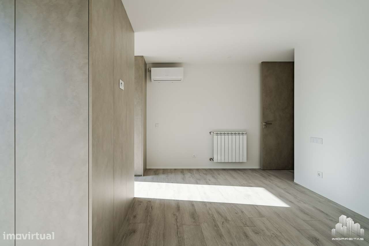 Fantástica Penthouse T4 com três Frentes e um Terraço de 120m2!-25