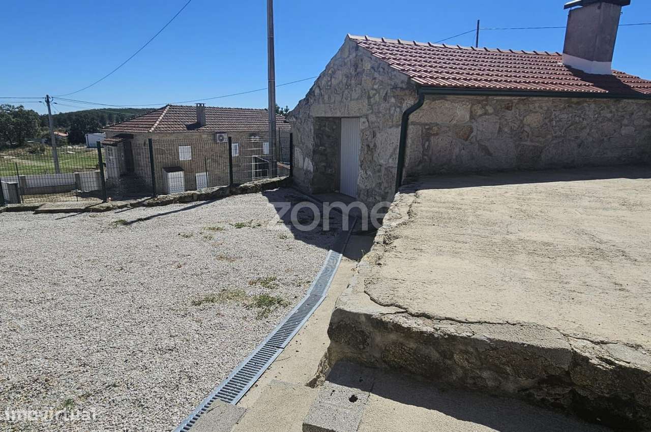 Moradia T2+1 com garagem e jardim | Vila Verde, Alijó-4