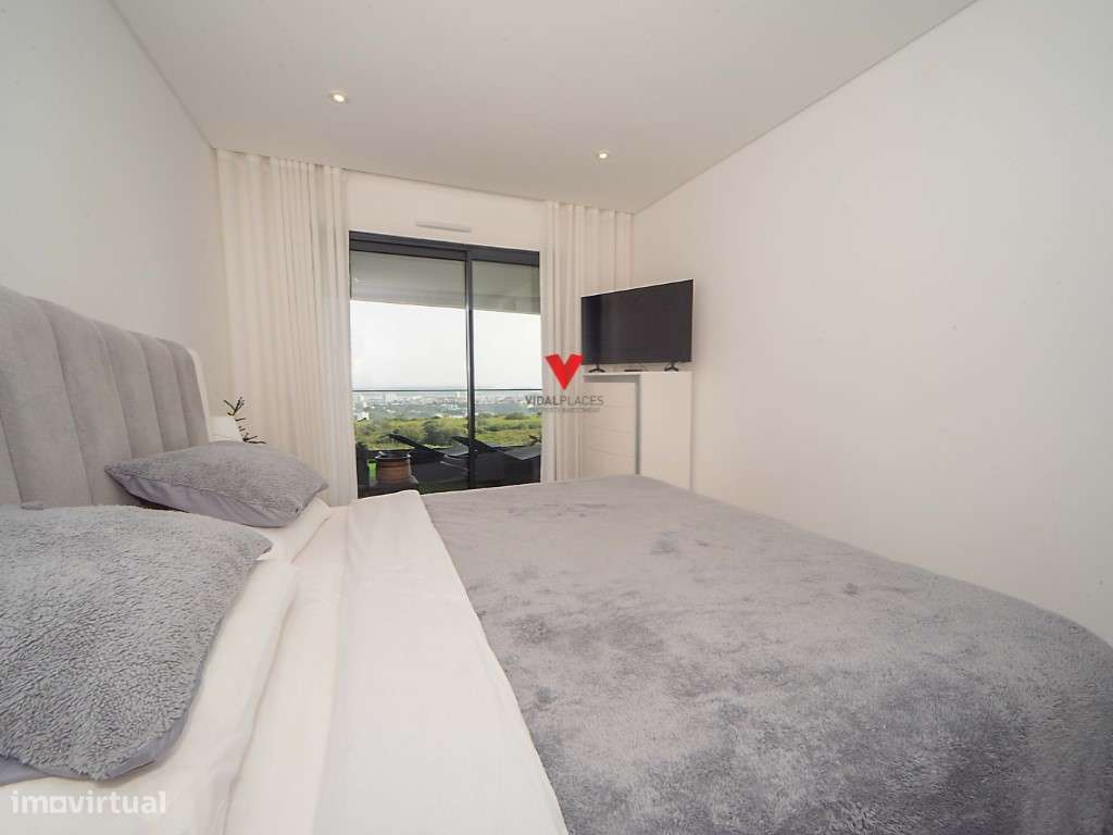 Penthouse T4 Exclusiva com Vista Rio | Terraço Privativo e Acabamen...-19